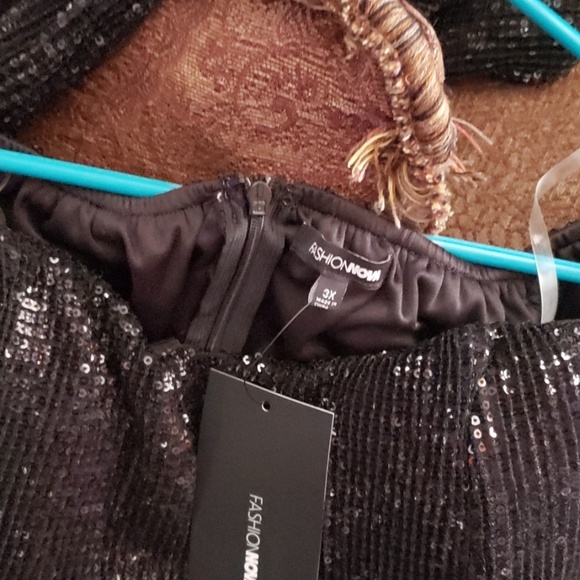 Dress - Picture 5 of 5